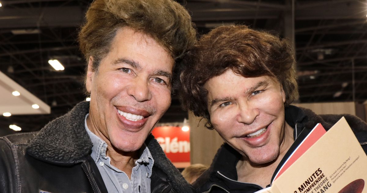 Geneviève Grad Igor Bogdanoff Et Son Fils Dimitri Igor et Grichka Bogdanov expose au Salon du Livre de Paris 2019 (Livre