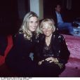  Sophie Favier et sa mère lors de la soirée de l'Agence Succes, à l'Arc, en 1994 
  