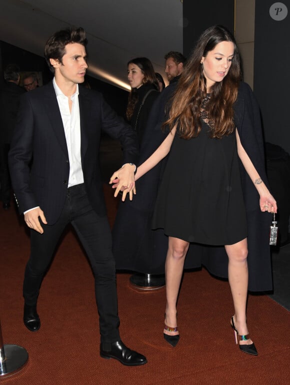 Anouchka Delon (enceinte) et son compagnon Julien Dereims - Avant-première du film "Toute ressemblance..." au cinéma UGC Ciné Cité Les Halles à Paris, le 25 novembre 2019. © Coadic Guirec/Bestimage