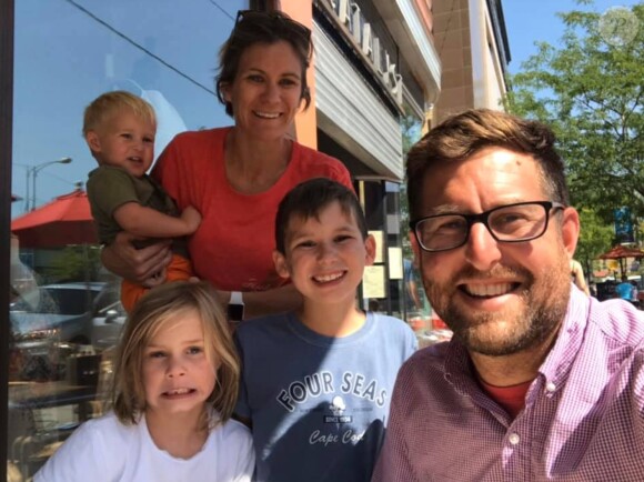 David McKean rend hommage à sa femme Maeve et à leur fils Gideon. Le 4 avril 2020.