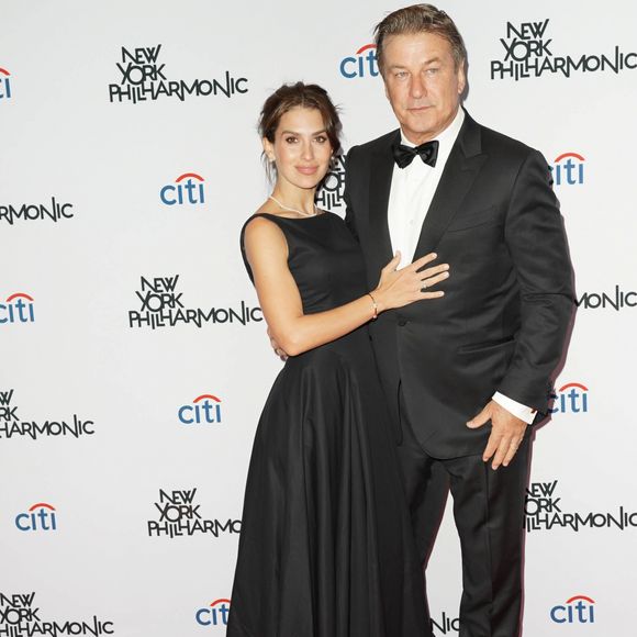 Alec Baldwin et sa femme Hilaria au photocall du gala Philharmonic Fall 2019 au David Geffen Hall, Lincoln Center à New York, le 7 octobre 2019
