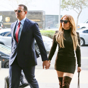 Exclusif - Jennifer Lopez et son fiancé Alex Rodriguez arrivent à un rendez-vous d'affaires dans le quartier de Beverly Hills à Los Angeles, le 18 février 2020