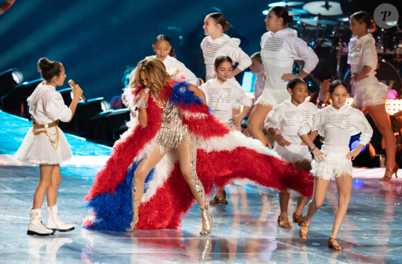 Emme, la fille de Jennifer Lopez sur scène pour le show lors de la mi-temps du 54 ème Super Bowl au Hard Rock Stadium à Miami le 2 février 2020