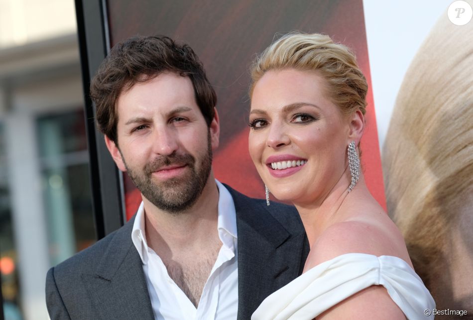 Katherine Heigl Et Son Mari Josh Kelley A La Premiere De La Serie Unforgettable Au Theatre Chinois A Hollywood Le 18 Avril 2017 People At The Premiere Of U Purepeople