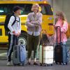Exclusif - Naomi Watts arrive avec ses enfants Sasha et Samuel à l'aéroport de JFK à New York pour prendre l'avion, le 8 mars 2020