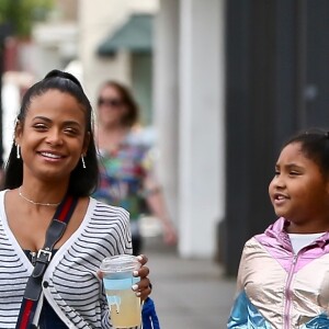 Christina Milian enceinte et sa fille Violet Madison Nash se baladent dans le quartier de Studio City à Los Angeles, le 26 septembre 2019.