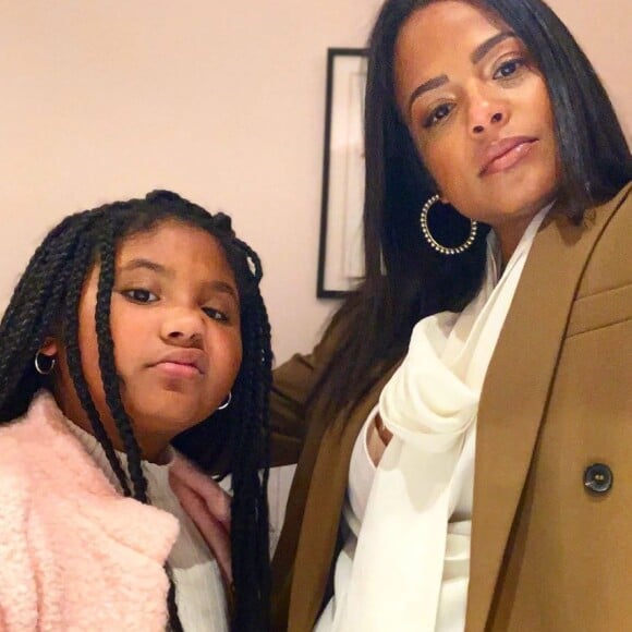 Christina Milian avec sa fille Violet à Paris le 8 mars 2020.