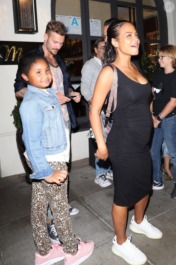 Christina Milian, enceinte, son compagnon Matt Pokora et sa fille Violet Madison sont allés dîner dans le restaurant Madeo à Beverly Hills, le 8 août 2019.