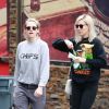Exclusif - Kristen Stewart et sa compagne Dylan Meyer sont allées faire des courses dans le quartier de Los Feliz à Los Angeles, le 9 mars 2020.