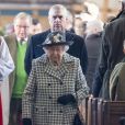 Le prince Andrew avec la reine Elizabeth II à Sandringham le 19 janvier 2020 pour la messe dominicale en l'église St Mary.