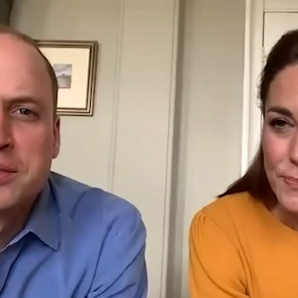 Le prince William et la duchesse Catherine de Cambridge lors d'une vidéoconférence avec le personnel d'une école de Burnley le 8 avril 2020.