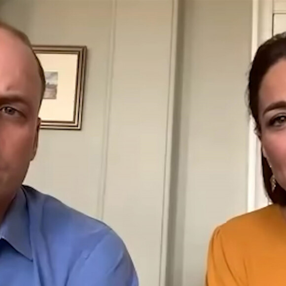 Le prince William et la duchesse Catherine de Cambridge lors d'une vidéoconférence avec le personnel d'une école de Burnley le 8 avril 2020.