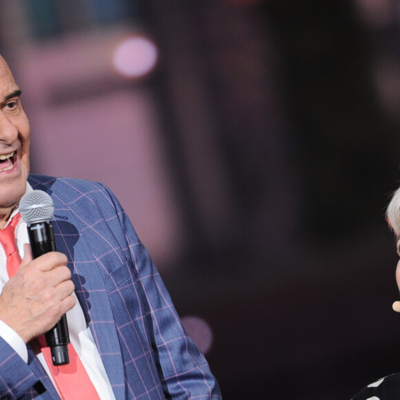 Exclusif - Michel Fugain et Mimie Mathy - Surprises - Enregistrement de l'émission "La Chanson secrète 4", qui sera diffusée le 4 janvier 2020 sur TF1, à Paris. Le 17 décembre 2019 © Gaffiot-Perusseau / Bestimage