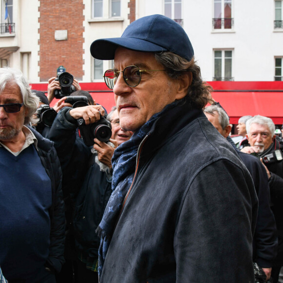 Francis Cabrel - Obsèques de Dick Rivers en l'église Saint-Pierre de Montmartre à Paris le 2 mai 2019.