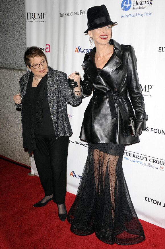 Sharon Stone et  Eileen Mitzman le 16 novembre 2009 à New York. 