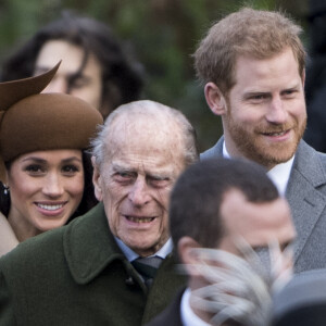 Le prince Philip, duc d'Edimbourg, le prince Harry et Meghan Markle - La famille royale d'Angleterre arrive à la messe de Noël à l'église Sainte-Marie-Madeleine à Sandringham, le 25 décembre 2017.
