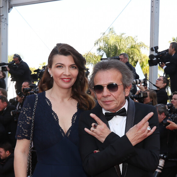 Philippe Manoeuvre et sa femme Candice - Montée des marches du film "Les Misérables" lors du 72ème Festival International du Film de Cannes. Le 15 mai 2019 © Jacovides-Moreau / Bestimage