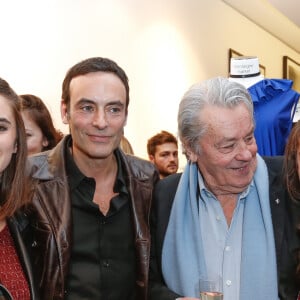 Exclusif - Alain Delon avec ses petites filles Loup et Liv et son fils Anthony Delon - Lancement de la marque de vêtements de cuir "Anthony Delon 1985" chez Montaigne Market à Paris. Le 7 mars 2017 © Philippe Doignon / Bestimage