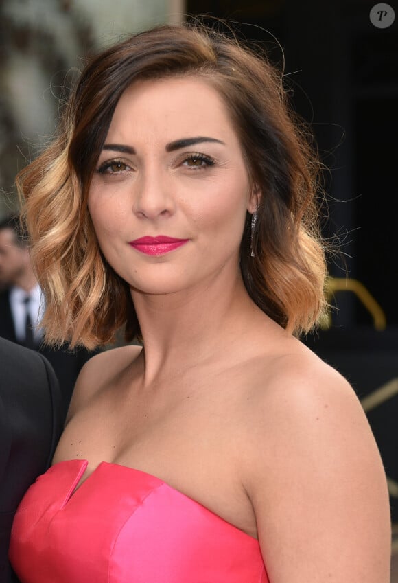 Priscilla Betti à la sortie de l'hôtel Majestic pendant le 70e Festival International du film de Cannes, France, le 18 mai 2017. © Giancarlo Gorassini/Bestimage