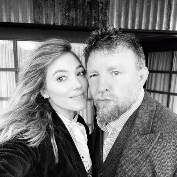 Guy Ritchie et son épouse Jacqui Ainsley Richie. Mars 2020.