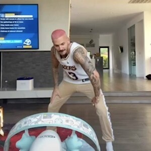 Matt Pokora et ses cheveux roses sur Instagram, le 20 mars 2020.