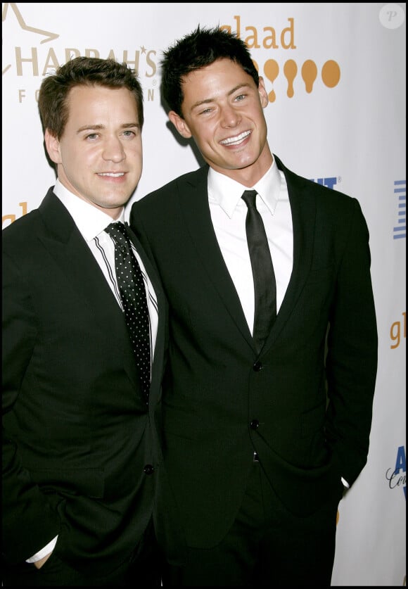 T.R. Knight et son ami Mark Cornelsen - 19e "Glaad Media Awards" au Kodak Theatre à Hollywood. Le 26 avril 2008.