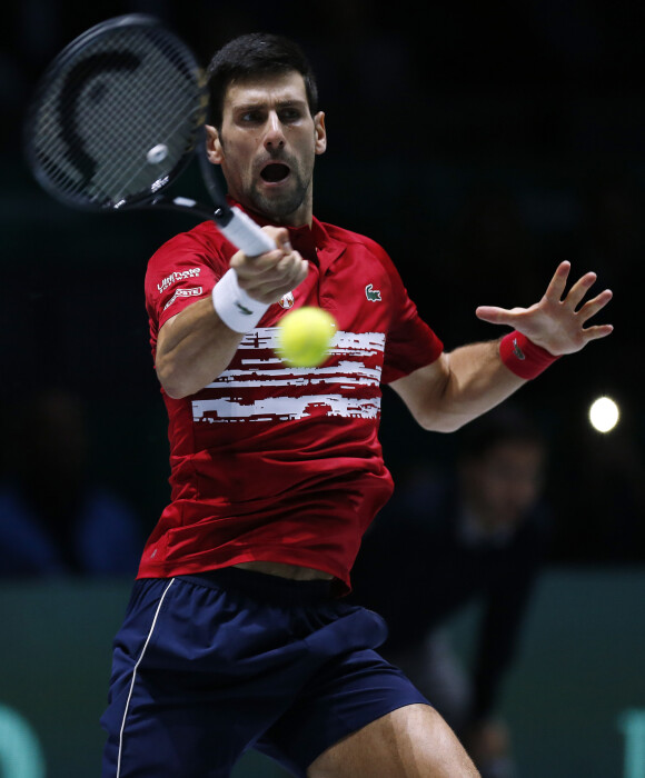 Novak Djokovic, Serbie, contre K.Khachanov, Russie, lors de la Coupe Davis 2019 à La Caja Magica, Madrid, le 22 novembre 2019.