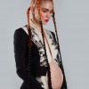 La chanteuse Grimes, enceinte. Photo par Eli Russell Innetz. Janvier 2020.