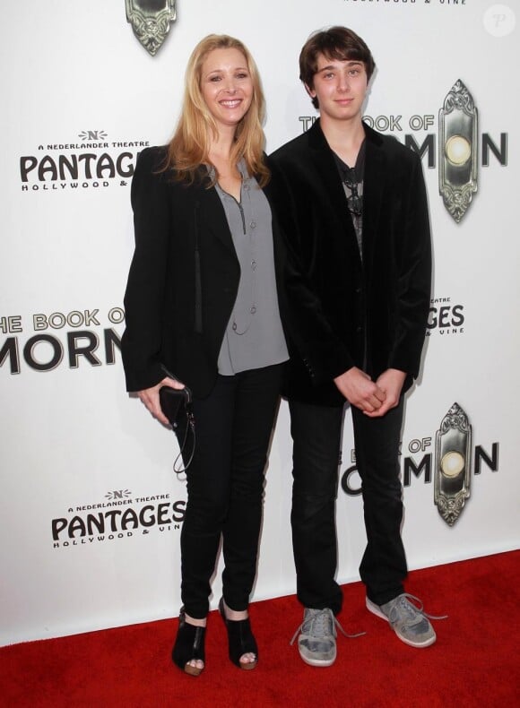 Lisa Kudrow et son fils Julian à Los Angeles le 12 septembre 2012.