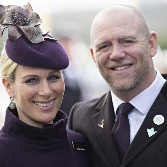 Zara Phillips (Zara Tindall) et son mari Mike Tindall au Festival de Cheltenham le 13 mars 2020, leur dernière sortie avant le confinement en raison de la pandémie de coronavirus.