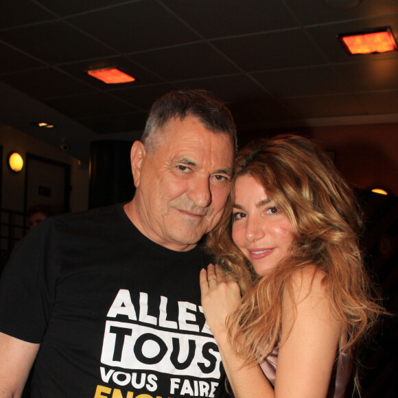 Exclusif - Jean-Marie Bigard et sa femme Lola Marois-Bigard après le spectacle "Il Etait Une Fois Jean-Marie Bigard" à L'Olympia de Paris, France, le 27 février 2020. © Philippe Baldini/Bestimage