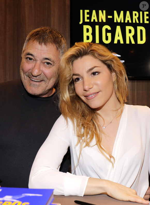 Jean-Marie Bigard et sa femme Lola Marois Bigard - Personnalités en dédicace au salon du livre "Livre Paris 2018" à Paris. Le 17 mars 2018