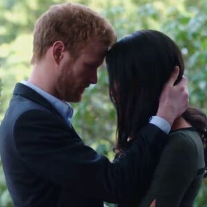 Photos de la bande annonce du téléfilm "Harry & Meghan: A Royal Romance". Le téléfilm qui retrace l'histoire de la romance royale entre le prince Harry et l'actrice Meghan Markle a été diffusé le 13 mai 2018 aux Etats-unis, soit une semaine avant le mariage princier.