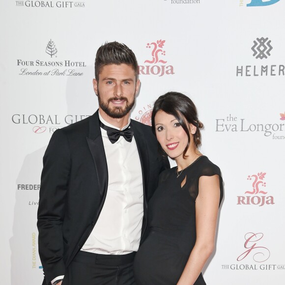 Olivier Giroud et sa femme Jennifer enceinte à la 6ème édition de la soirée de gala de "The Global Gift" à l'hôtel Four Seasons à Londres, le 30 novembre 2015.