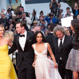 Margaret Sixel, George Miller, Charlize Theron, Nicholas Hoult, Zoë Kravitz, Doug Mitchell, Courtney Eaton - Montée des marches du film "Mad Max : Fury Road" lors du 68 ème Festival International du Film de Cannes, à Cannes le 14 mai 2015.