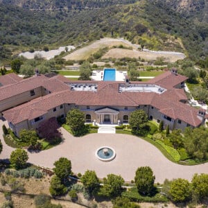 Exclusif - Mohamed Hadid fait construire une maison proche de celle occupée actuellement par le prince Harry et de Meghan Markle à Los Angeles. Sur ce terrain de 40 hectares, le promoteur immobilier de 71 ans prévoit de bâtir un gigantesque manoir de quatre étages. Le 14 mai 2020.