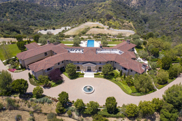 Exclusif - Mohamed Hadid fait construire une maison proche de celle occupée actuellement par le prince Harry et de Meghan Markle à Los Angeles. Sur ce terrain de 40 hectares, le promoteur immobilier de 71 ans prévoit de bâtir un gigantesque manoir de quatre étages. Le 14 mai 2020.