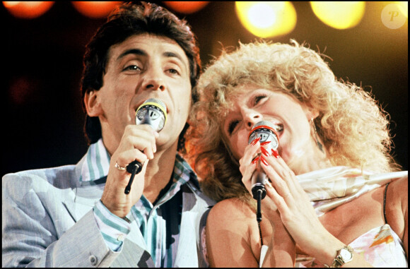 Archives - Peter et Sloane lors de la soirée pour le 1er anniversaire de Canal+. Paris. Le 14 juillet 1985.