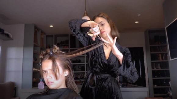 Jessica Alba s'improvise coiffeuse pour ses filles Honor et Haven