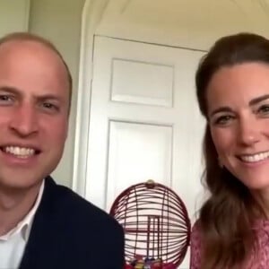 Le prince William, duc de Cambridge, et Catherine Kate Middleton, duchesse de Cambridge, participent à un Bingo en visioconférence le 22 mai 2020.