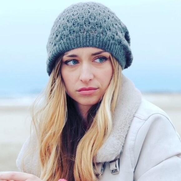 Emma Smet joue Sofia dans la série "Demain nous appartient", sur TF1.