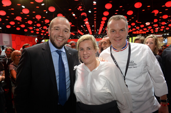 Guillaume Gomez, Hélène Darroze et Fabien Pairon - Présentation du Renault Trezor concept car électrique pendant la 119ème édition du Mondial de l'Automobile 2016 au Paris Expo Porte de Versailles à Paris, France, le 29 septembre 2016. © Rachid Bellak/Bestimage