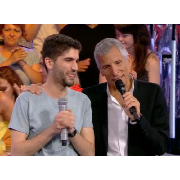 Kevin éliminé de "N'oubliez pas les paroles" le 22 juillet 2018 sur France 2. Ici avec Nagui.