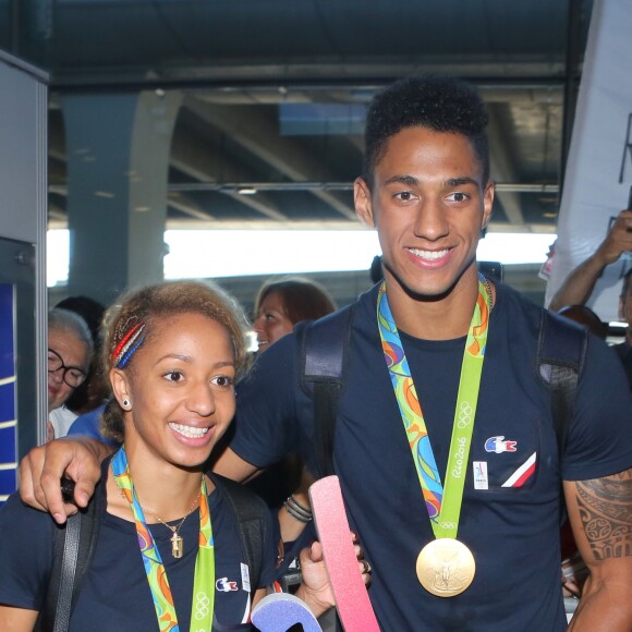 Tony Yoka et Estelle Mossely - Arrivées des athlètes des jeux olympiques de Rio 2016 à l'aéroport de Roissy le 23 août 2016.