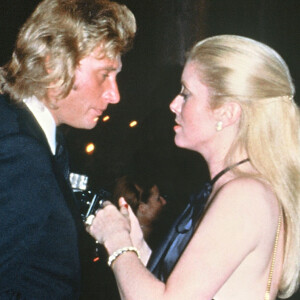 Johnny Hallyday et Catherine Deneuve lors du Festival de Cannes en 1979.