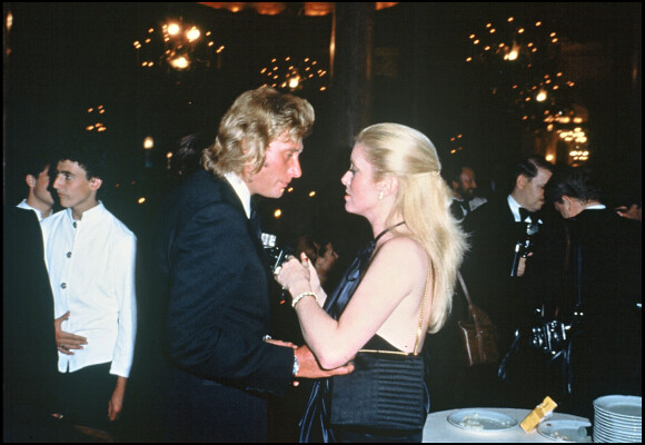 Johnny Hallyday et Catherine Deneuve lors du Festival de Cannes en 1979.