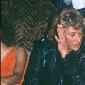 Johnny Hallyday avec Catherine Deneuve le jour de son anniversaire en 1980.