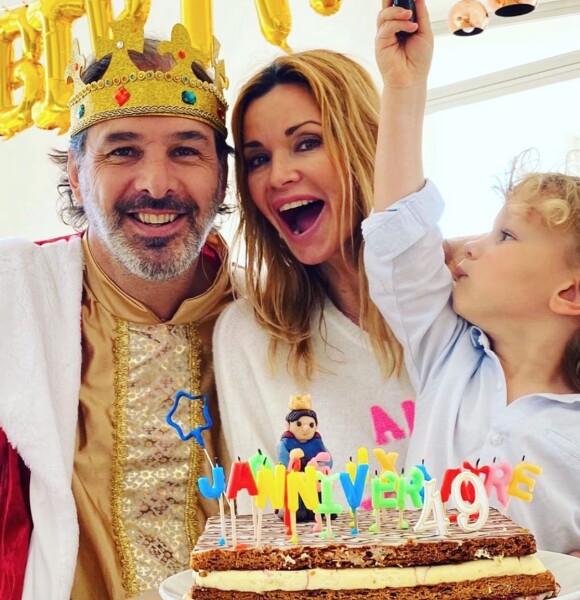 Ingrid Chauvin et son fils Tom célèbre l'anniversaire de Thierry Peythieu. Instagram. Le 1er mars 2020.
