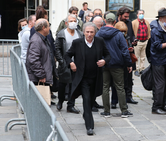 Michel Drucker - Hommage à Guy Bedos en l'église de Saint-Germain-des-Prés à Paris le 4 juin 2020.