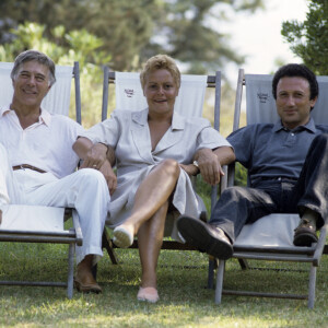 En Corse, près de Porto Vecchio, Michel Drucker, Muriel Robin chez Guy Bedos en août 1992.